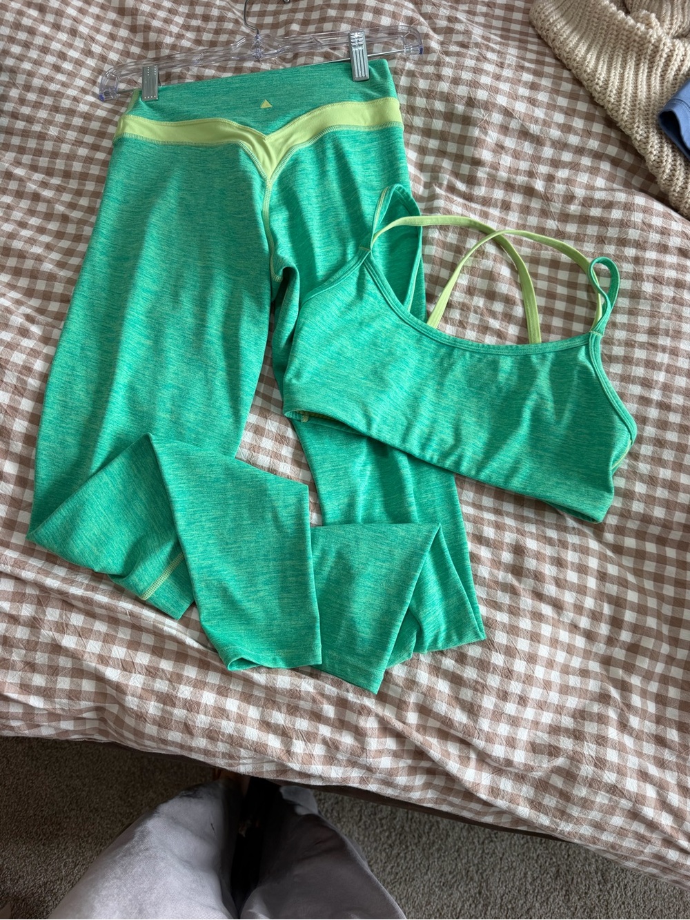 Vitality Athletic Green Seamless Sports Bra & Legging Set